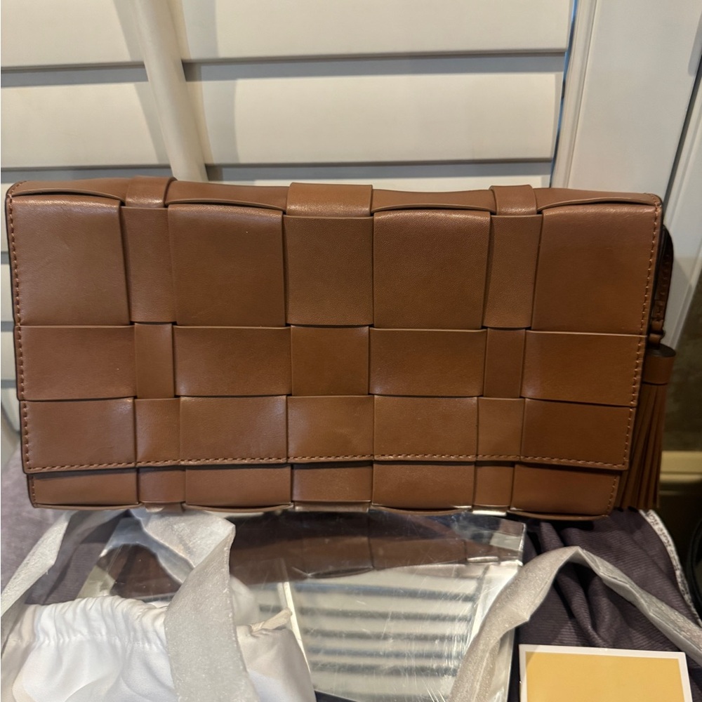 Michael Kors‎ Tan Woven Leather Vivian Crossbody or clutch Bag New - Picture 3 of 6